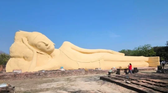 アユタヤ観光_ワットロカヤスター